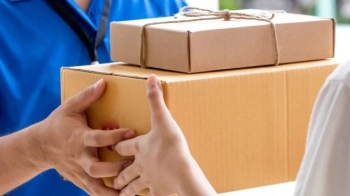 На Львівщині жінку оштрафували за спробу відправити за кордон деталь від російського дрона