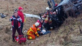 Внаслідок ДТП з вантажівкою загинув водій легковика та постраждали двоє малолітніх дітей