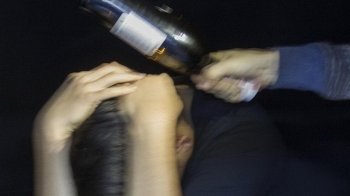 Вдарили пляшкою по голові, порізали ножем та обікрали: у Львові судили двох злочинців