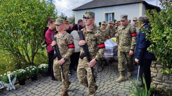 У Бориславській громаді провели в останню путь 24-річного Героя