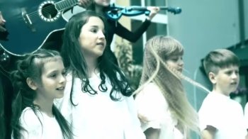 "Я з України": до Дня незалежності діти заспівали відому пісню з Віктором Винником