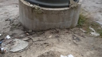 Створюють аварійну ділянку: у Львові на Кульпарківській колодязі виступають над рівнем дороги (фото)