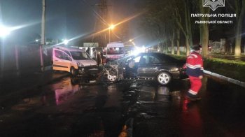У Львові на вулиці Шевченка сталась ДТП з потерпілими: рух вулицею обмежили