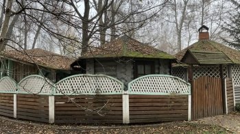 Понад 10 років незаконно функціонували: на вулиці Коновальця у Львові демонтували дерев’яні павільйони