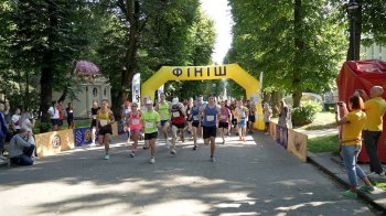 У Львові 250 людей бігли в пам’ять про загиблих Героїв (фото)