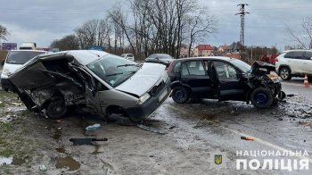 Внаслідок ДТП на Львівщині травмувалися четверо людей, серед них — дитина