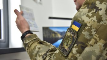 Прикордонники Львівщини затримали жінку, що перебувала у розшуку