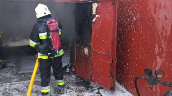 У Бориславі внаслідок пожежі у гаражі згорів автомобіль ВАЗ