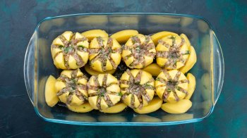 Картопля, запечена з фаршем: рецепт смачної вечері