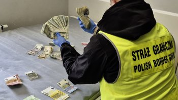 839 українців незаконно потрапили і залишилися у Польщі через схему, в якій підозрюють подружжя з України