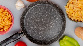 Що треба знати, аби не прогадати з покупкою сковорідки