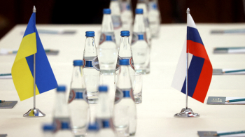 Шантаж обстрілами та провокації: як росія примушує Україну до переговорів