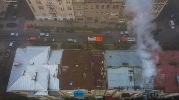 У Львові горіло горище будинку на вулиці Героїв Майдану: мешканці не могли вийти на вулицю