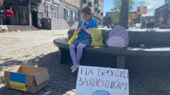 Маленька волонтерка: шестирічна Соломія з Дніпра передала ЗСУ 118 тисяч гривень (відео)