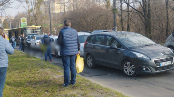 У масштабній аварії на мості у Львові зіткнулися маршрутка та шість машин