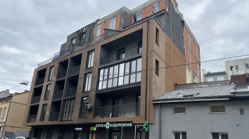 У Львові вже понад рік не можуть відновити зруйновану ракетою новобудову