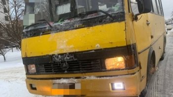 Їздив «під кайфом» з дружиною: львівські патрульні зупинили водія міжміської маршрутки