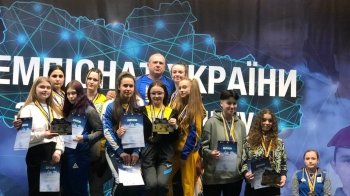 «Золото», «срібло» та «бронза»: пауреліфтерки зі Львівщини вибороли медалі чемпіонату України