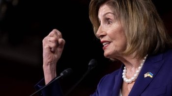 Американська політикиня Ненсі Пелосі прибула у Тайвань всупереч погрозам Китаю