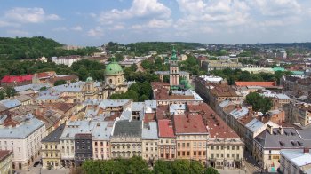 Матір загиблого військового через суд отримала право на житло у Львові