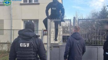 Львівський бізнесмен вивозив елітні автівки до Росії 