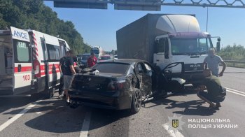 На трасі біля Львова у потрійній ДТП постраждало семеро людей