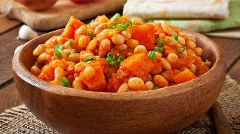 Квасоля тушкована з овочами