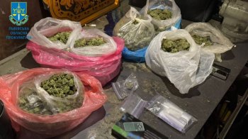 Пʼятьох львів’ян затримали за продаж наркотиків: вилучено 2 кг канабісу