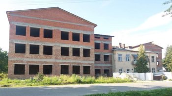 На Львівщині 11-класника засудили після конфлікту у недобудованій школі