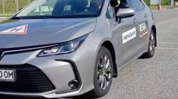 Патрульні оштрафували інструктора з водіння у Львові за непристебнутий ремінь