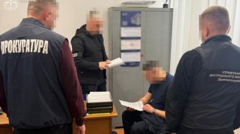 Підозрюваного у зловживанні впливом львівського митника відправили під варту