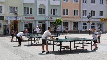 У Дрогобичі провели турнір з настільного тенісу просто неба