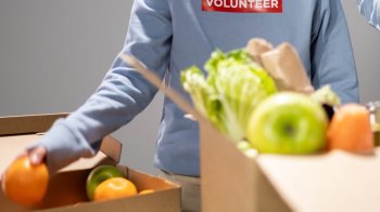 На Львівщині працюють гуманітарні штаби: як допомогти