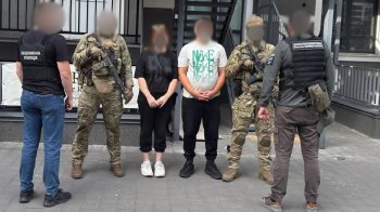 “Штампували дітей”: на Львівщині викрили фіктивну схему виїзду за кордон