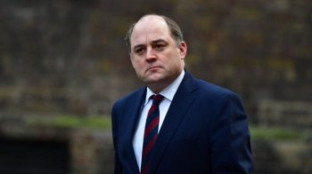 Міністр оборони Британії пішов у відставку
