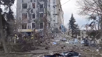 Внаслідок удару балістичною ракетою по центру Ізюма є загиблі та постраждалі