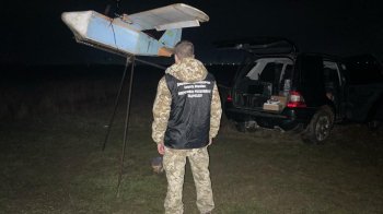 Прикордонники виявили дрон контрабандистів, який мав переправити до Угорщини 1500 пачок цигарок