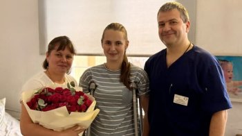 Один із найскладніших переломів: у Львові прооперували 17-річну дівчину після ДТП