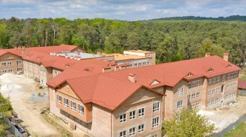 Суд зобовʼязався стягнути з підприємства штраф за змову під час реконструкції школи в Брюховичах