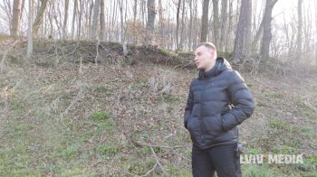 Між Винниками та Львовом невідомі особи у жилетах зупиняють автомобілі