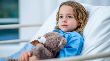 Придбати книжку та допомогти дітям: у Львові збирають кошти на апарат для плазмоферезу