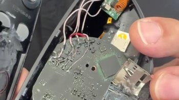 СБУ розпочала кримінальне провадження щодо виявленого пристрою в кабінеті мера Львова