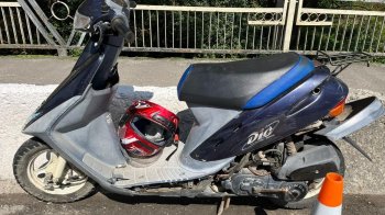 На Львівщині 79-річний мопедист потрапив до лікарні після ДТП з Renault