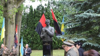 Під Львовом у річницю закликали виконувати заповіт засновника ОУН Коновальця