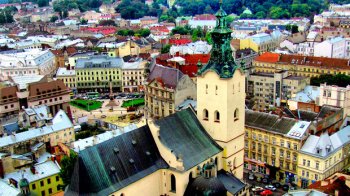 Власників 8 квартир у Львові оштрафували за пластикові вікна у будинках-пам’ятках