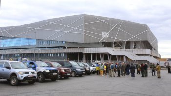 Литовські волонтери передали на Львівщину понад 40 позашляховиків для фронту