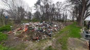 На Львівщині ліквідовують виявлене стихійне сміттєзвалище (фото)