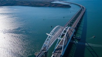 Шалена кількість ППО: Данілов розповів, як росіяни охороняють Кримський міст