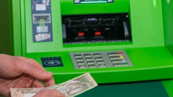 “ПриватБанк” попереджає про тимчасове припинення операцій з картками: коли вони будуть недоступними