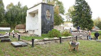 У Трускавці розпочато демонтаж радянських пам’ятників